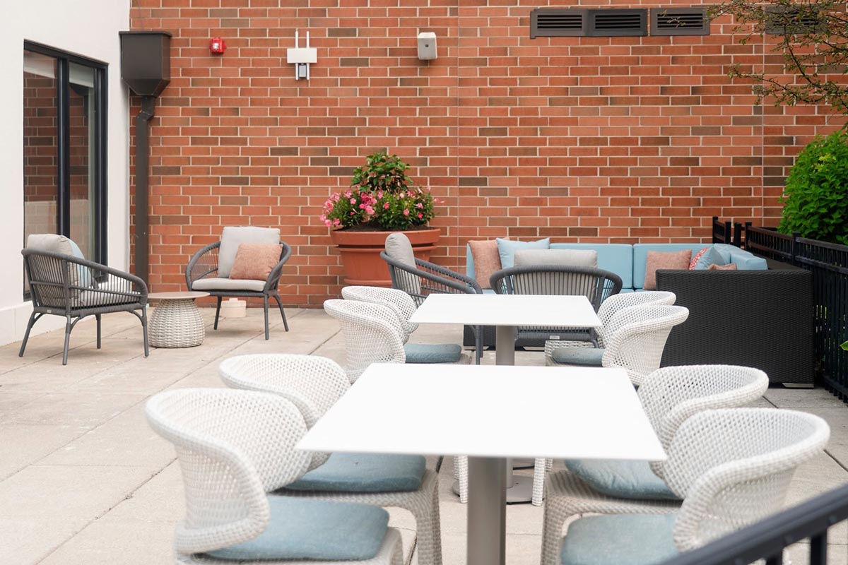 Bistro 933 – Outdoor Patio Dining Outdoor patio seating at Bistro 933 in South Bend, IN